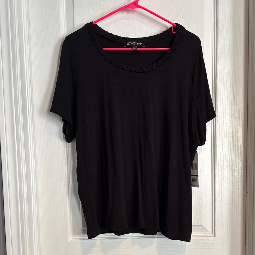 NWT jones New York elastic neck blouse tee